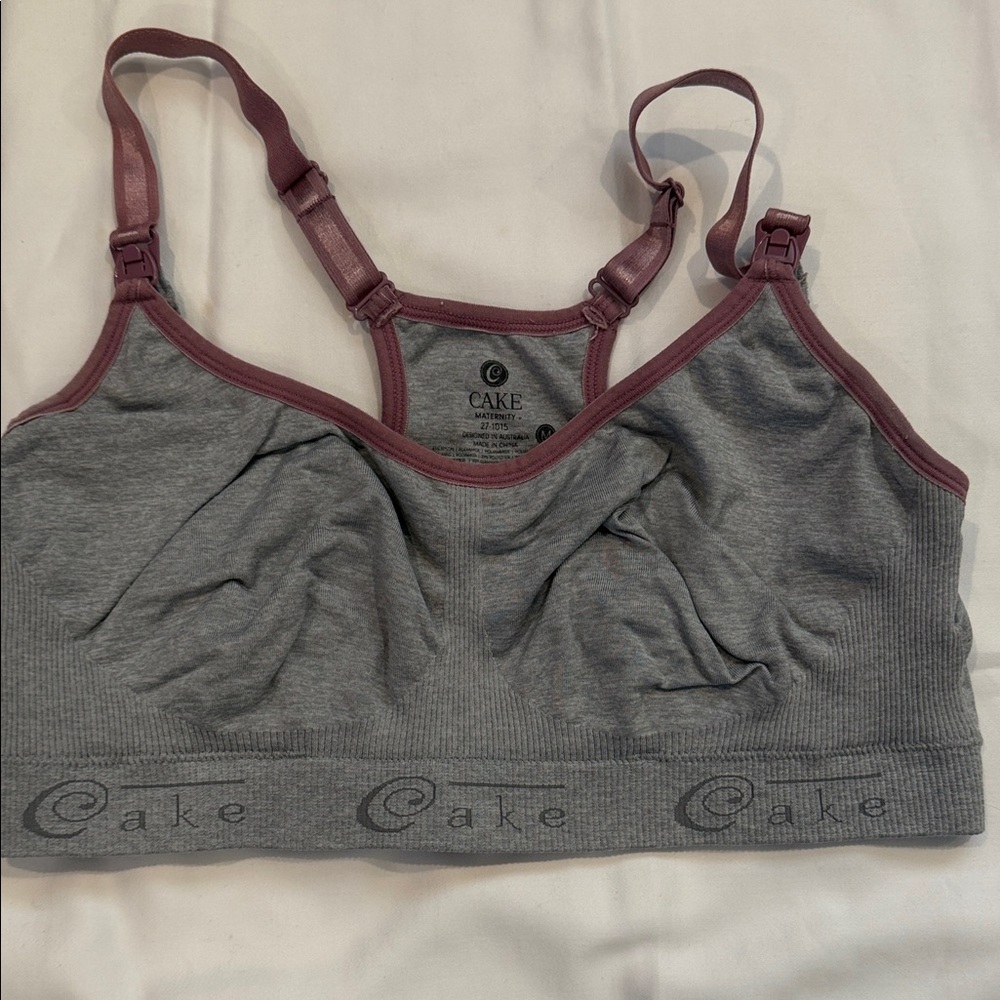 Cake nursing bra, size medium